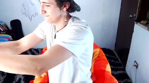 Snapshot of noah_sokolov_ chatting on June 3, 2026, 11:43 pm Kervs online show from June 3, 2026, 11:43 pm
