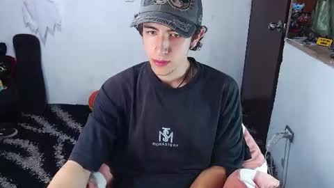 Snapshot of noah_sokolov_ chatting on June 16, 2026, 7:49 pm Kervs online show from June 16, 2026, 7:49 pm
