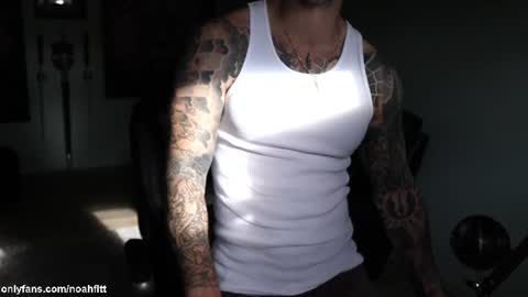 Snapshot of noahfitt chatting on July 8, 2026, 1:43 am Noah Fitt online show from July 8, 2026, 1:43 am