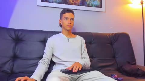 noahh_sky online show from April 27, 2026, 3:15 am