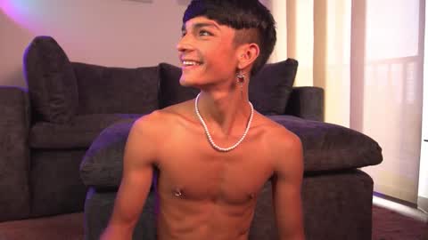 Snapshot of noahh_th03 chatting on February 22, 2026, 8:29 pm Noah online show from February 22, 2026, 8:29 pm