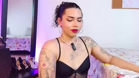 noahmonroe_11 online show from December 16, 2025, 8:36 pm