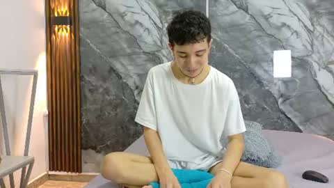 Snapshot of noahwalker__ chatting on June 12, 2026, 11:09 am online show from June 12, 2026, 11:09 am