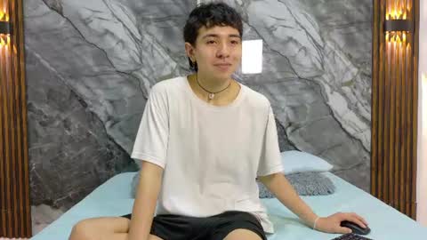 Snapshot of noahwalker__ chatting on July 8, 2026, 11:15 am online show from July 8, 2026, 11:15 am