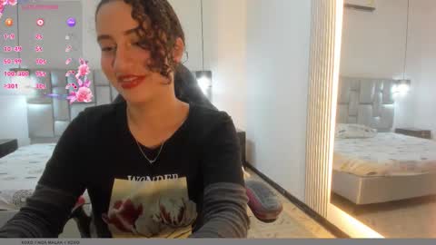 NOA MALAK online show from February 19, 2026, 7:21 pm