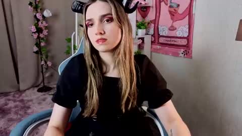 Snapshot of nocturnehuntress chatting on June 25, 2026, 7:46 am Alice online show from June 25, 2026, 7:46 am