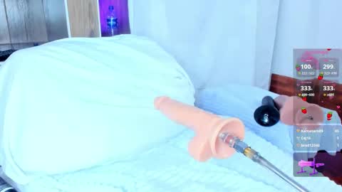 Snapshot of noehmi13 chatting on September 24, 2025, 11:41 pm NhAndrea online show from September 24, 2025, 11:41 pm