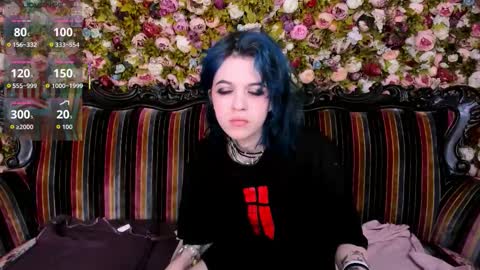 Snapshot of noellegothicshadow chatting on February 22, 2026, 10:30 pm Elly online show from February 22, 2026, 10:30 pm