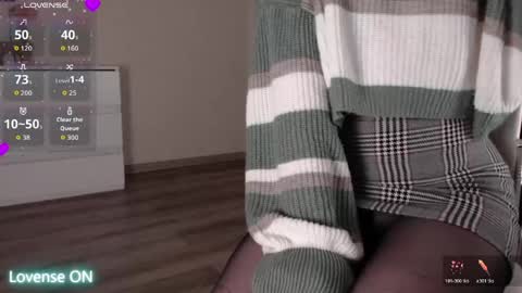 noelleneptune online show from April 12, 2026, 1:54 am