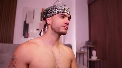 kevin online show from October 6, 2025, 8:28 pm