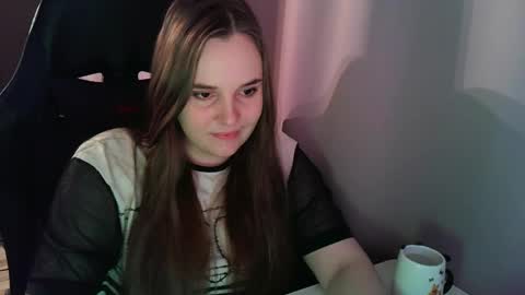 noir_ember_ online show from October 4, 2025, 11:41 am