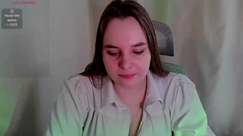 noir_ember_ online show from June 8, 2026, 7:42 am