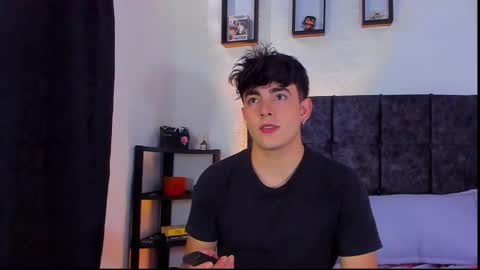 Snapshot of nolan_twink chatting on October 16, 2025, 7:59 pm Nolan online show from October 16, 2025, 7:59 pm