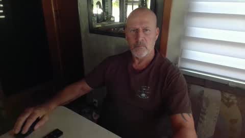 Snapshot of nomadfreedom chatting on January 18, 2026, 2:54 pm nomadfreedom online show from January 18, 2026, 2:54 pm