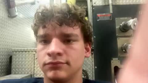 Snapshot of noname763904 chatting on April 30, 2026, 11:42 pm Curly online show from April 30, 2026, 11:42 pm