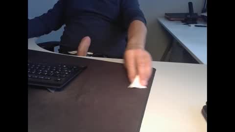 Snapshot of nonsequiture chatting on October 12, 2025, 8:57 am Ralle online show from October 12, 2025, 8:57 am