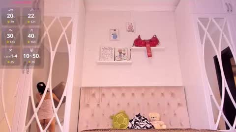 Snapshot of nooniemoon chatting on October 20, 2025, 3:18 am nooniemoon online show from October 20, 2025, 3:18 am