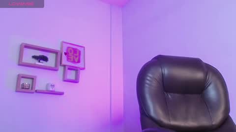 Snapshot of nora_vennucci chatting on January 28, 2025, 7:42 pm Nora online show from January 28, 2025, 7:42 pm