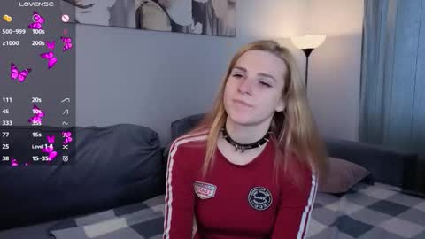 Snapshot of noradunn chatting on October 23, 2025, 10:25 am Elina online show from October 23, 2025, 10:25 am