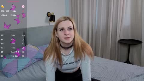 Snapshot of noradunn chatting on November 10, 2025, 10:14 am Elina online show from November 10, 2025, 10:14 am