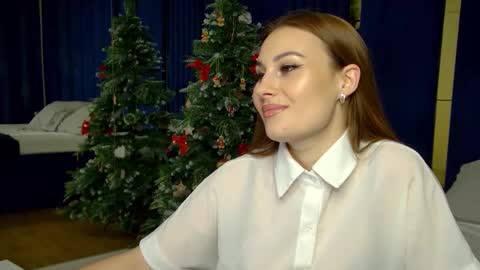 NoraFoxes online show from December 16, 2025, 6:35 pm