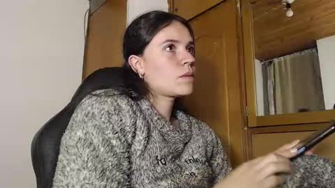 noreen_ online show from January 13, 2026, 11:43 pm