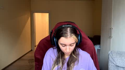 Elena online show from April 7, 2026, 1:00 pm