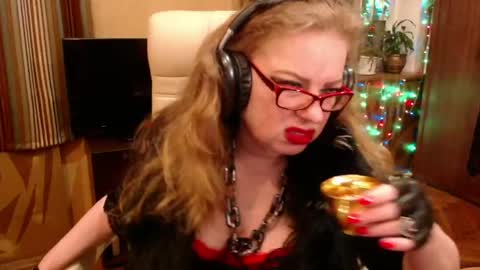 miss Tress online show from May 3, 2026, 8:59 pm