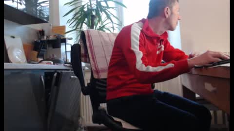 Snapshot of normuc chatting on February 12, 2025, 10:24 am Normuc online show from February 12, 2025, 10:24 am