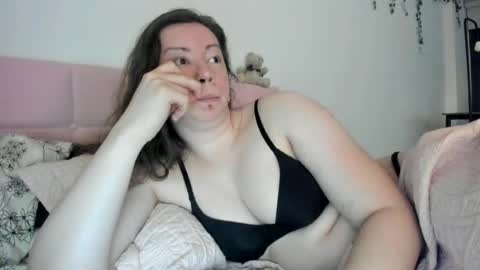 Emily snow online show from June 26, 2026, 2:05 am