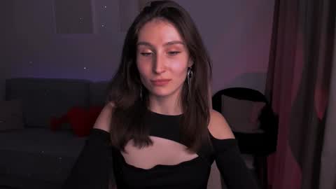 Snapshot of north_valkyrie chatting on December 18, 2024, 5:00 pm Hazel online show from December 18, 2024, 5:00 pm