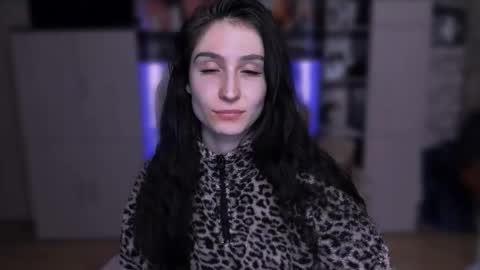 Snapshot of north_valkyrie chatting on March 1, 2026, 9:50 pm Hazel online show from March 1, 2026, 9:50 pm