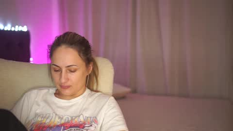 Snapshot of notamericanpie23 chatting on December 4, 2024, 5:38 am Tina online show from December 4, 2024, 5:38 am