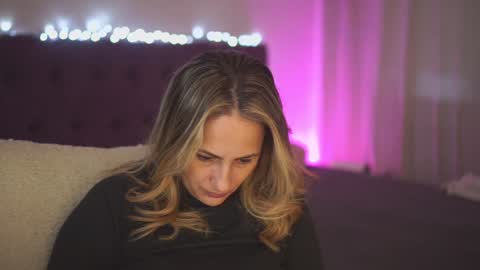 Snapshot of notamericanpie23 chatting on December 10, 2024, 6:11 am Tina online show from December 10, 2024, 6:11 am