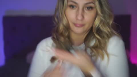 Snapshot of notamericanpie23 chatting on December 21, 2024, 12:31 am Tina online show from December 21, 2024, 12:31 am