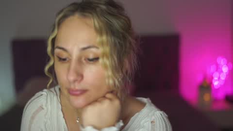 Snapshot of notamericanpie23 chatting on January 2, 2025, 2:54 am Tina online show from January 2, 2025, 2:54 am