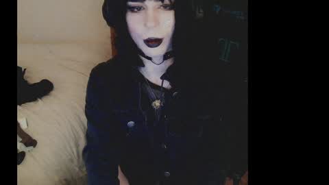 Snapshot of notyourfemboi chatting on January 6, 2025, 8:24 am Lucy online show from January 6, 2025, 8:24 am