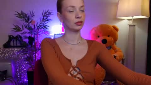 Snapshot of novahollis chatting on April 6, 2026, 4:46 am NovaX online show from April 6, 2026, 4:46 am