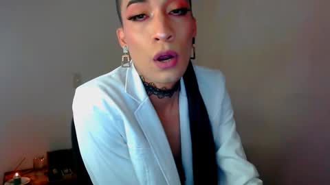 Snapshot of novanyx11 chatting on November 4, 2025, 9:25 pm Nova... online show from November 4, 2025, 9:25 pm