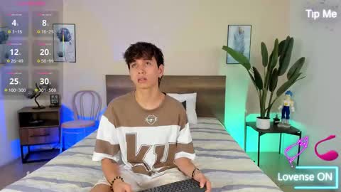 Snapshot of novaybrian chatting on September 27, 2025, 4:39 am NovayBrian online show from September 27, 2025, 4:39 am