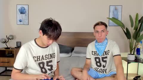 Snapshot of novaybrian chatting on October 2, 2025, 4:52 am NovayBrian online show from October 2, 2025, 4:52 am