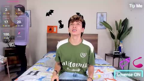 Snapshot of novaybrian chatting on October 28, 2025, 4:49 am NovayBrian online show from October 28, 2025, 4:49 am