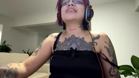 Snapshot of noxarcanee chatting on January 21, 2025, 3:15 am Goth Darling online show from January 21, 2025, 3:15 am