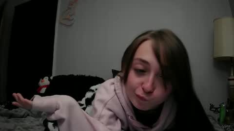 nrdyemogrl online show from December 3, 2024, 2:14 am