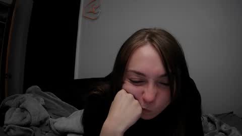 nrdyemogrl online show from December 13, 2024, 2:43 am