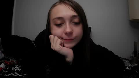 nrdyemogrl online show from December 19, 2024, 6:12 am