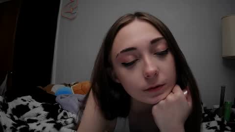 nrdyemogrl online show from January 26, 2025, 2:24 am