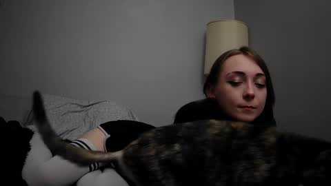 nrdyemogrl online show from January 29, 2025, 2:19 am