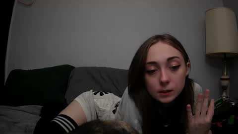 nrdyemogrl online show from February 19, 2025, 2:33 am