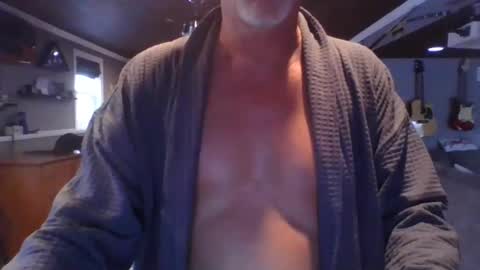 Snapshot of nudistguy194549 chatting on December 29, 2024, 7:43 pm Nudistguy online show from December 29, 2024, 7:43 pm